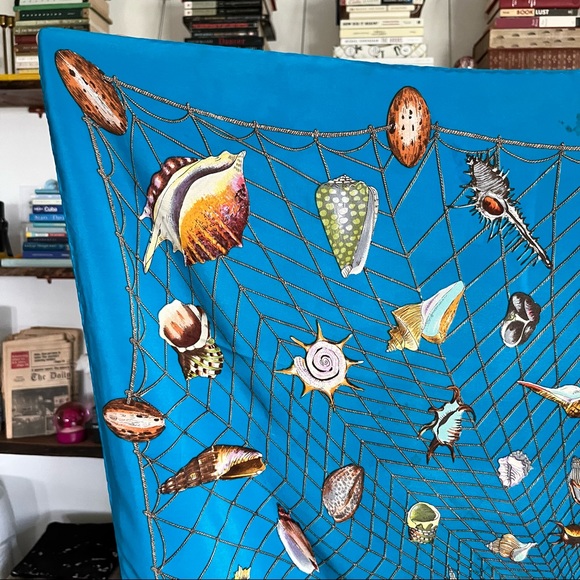 Gucci VTG Seashell Portal Silk Scarf - Picture 6 of 16
